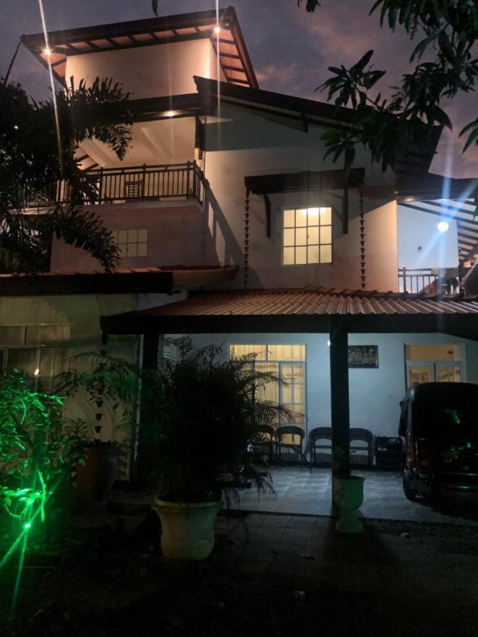 Hiriketiya New Radiant House Hotell Dikwella Eksteriør bilde