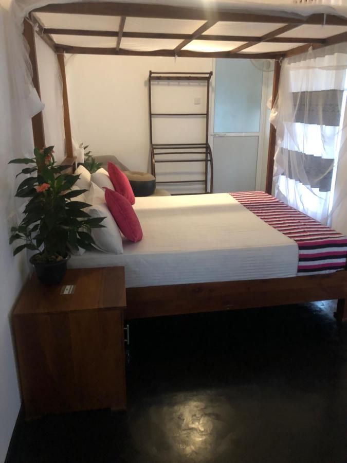 Hiriketiya New Radiant House Hotell Dikwella Eksteriør bilde