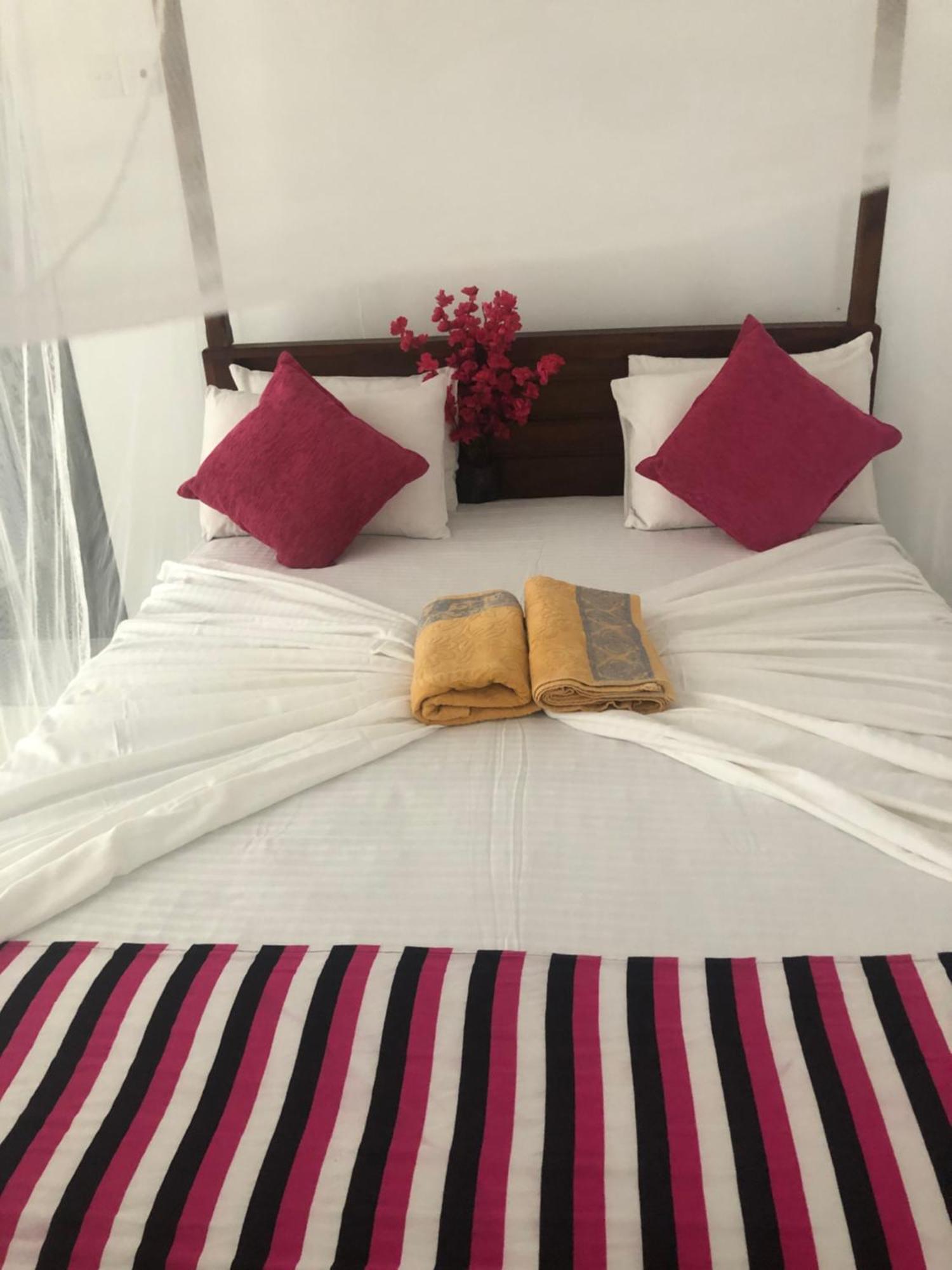 Hiriketiya New Radiant House Hotell Dikwella Eksteriør bilde